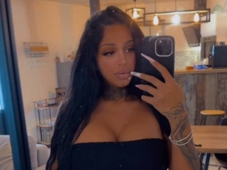 Sexo por webcam con Kiranoire