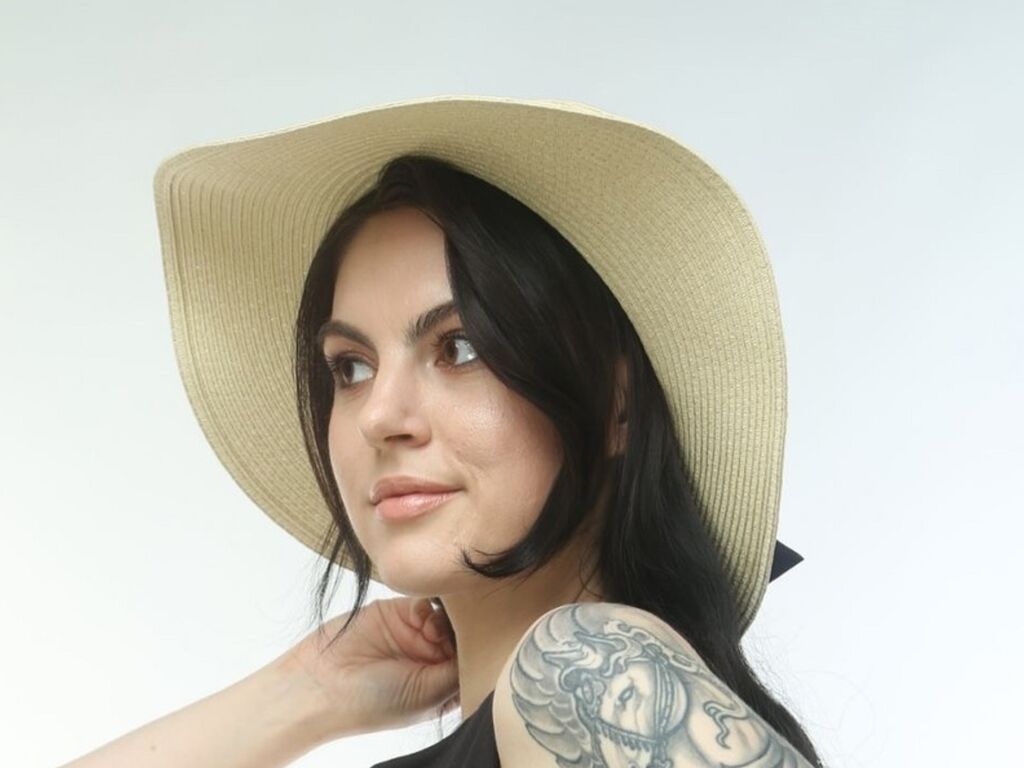 Kittygarbo's profile - Image n°0