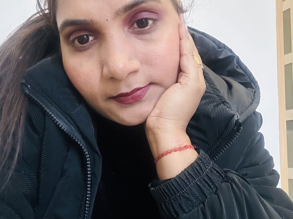 Komal's profile - Image n°1