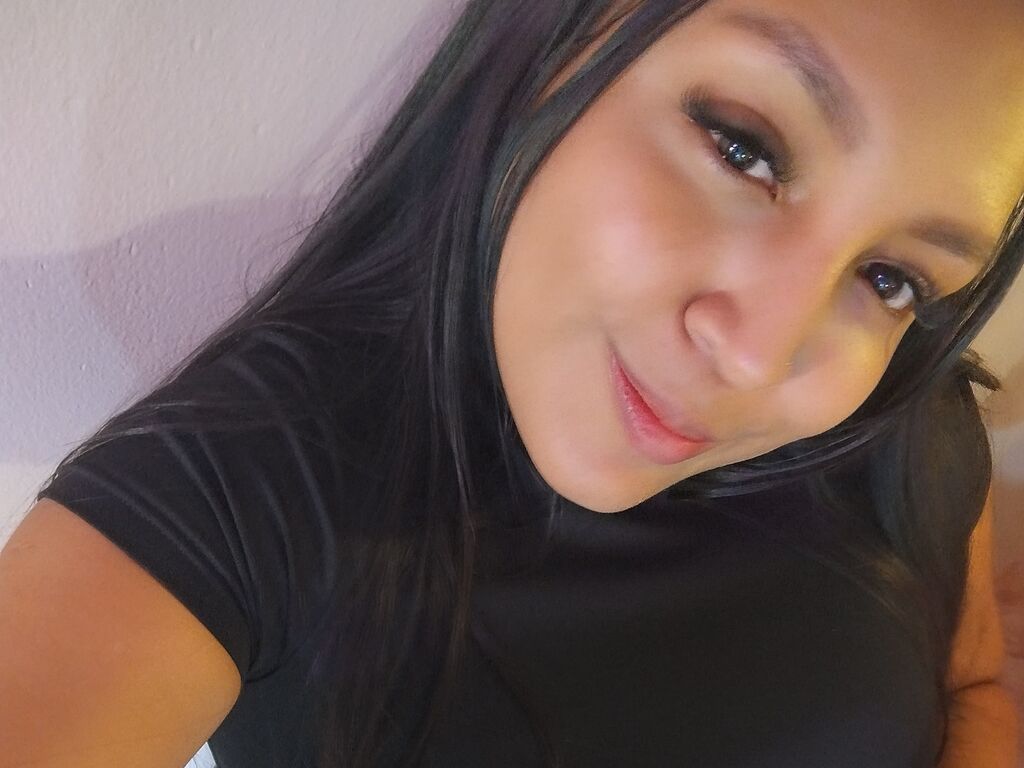 Kourtneymills's profile - Image n°1