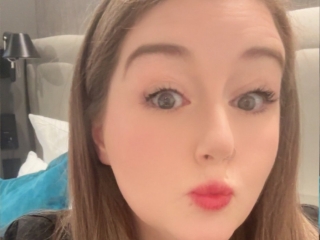 Webcam sex with Krissyann_X