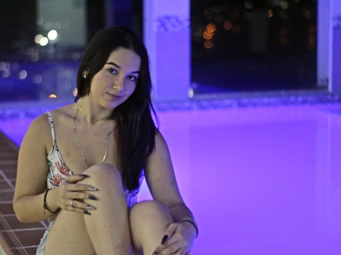 Kristalbigass's profile - Image n°0