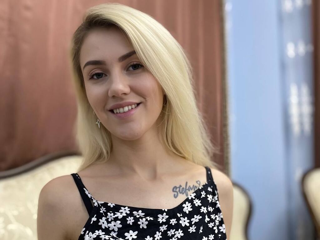 Kristinamoonless's profile - Image n°0