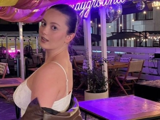 Webcam sex with Kyleebig