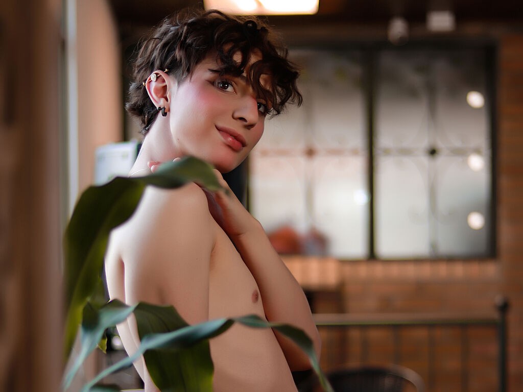 Kyliemonneth's profile - Image n°0