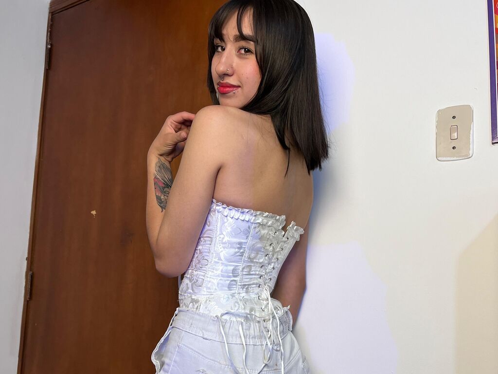 Kylieprice's profile - Image n°0