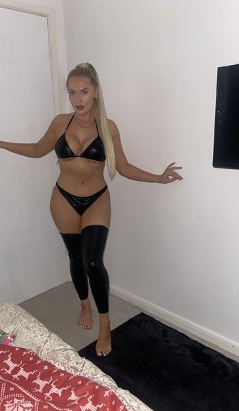 KyraValentina's profiel - Afbeelding n°1