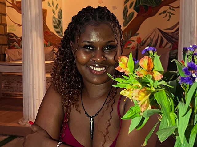 Ladisha's profile - Image n°1