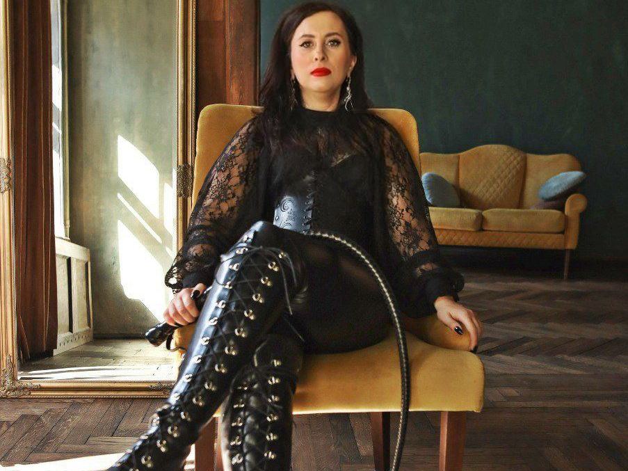 Ladyleather24's profile - Image n°0
