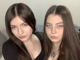 Lanaandkyra's Sexcam