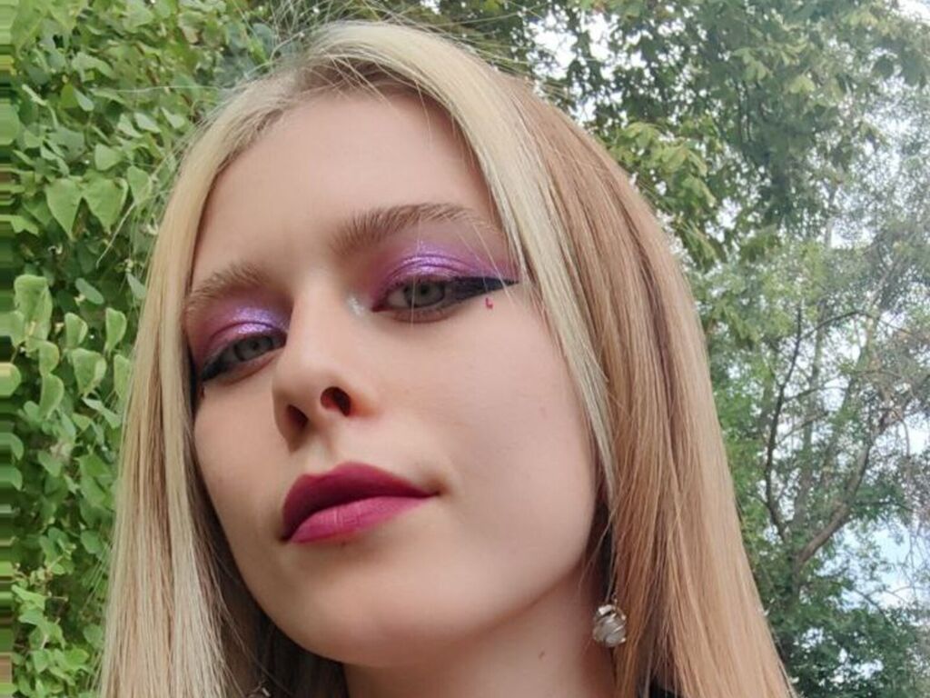 Lananoirl's profile - Image n°0