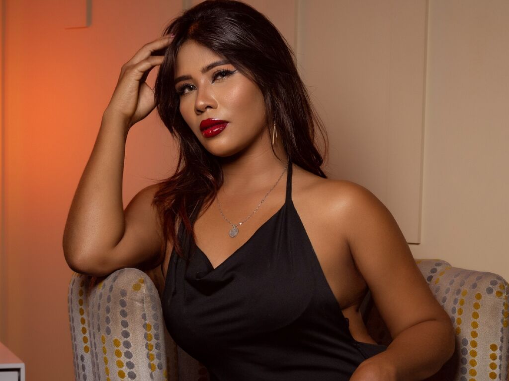 Larahgomez's profile - Image n°2