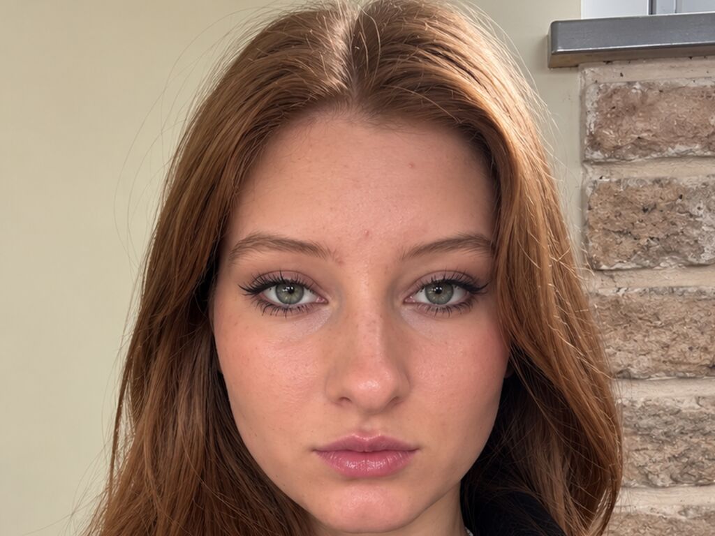 Laravey's profile - Image n°1