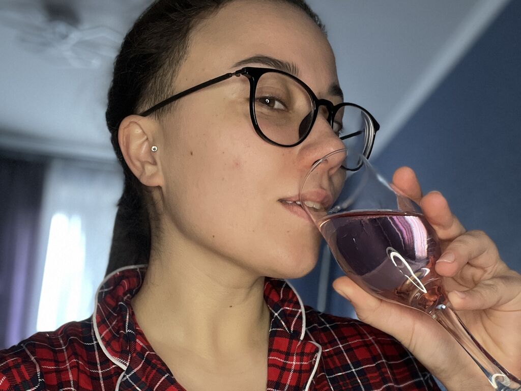Larawood's profile - Image n°0