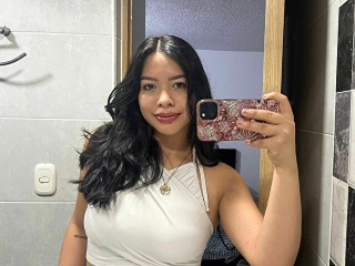 Sexo por webcam con LatinaHorny
