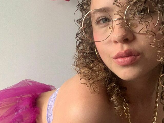 LatinBlonde's profile - Image n°38