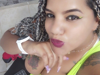 Webcam sex met Laurabusty30