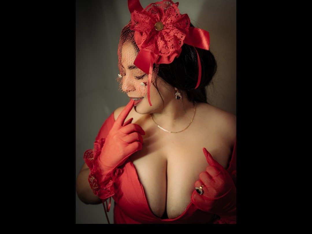 Perfil con Lauracastaneda - Imagen  n°0