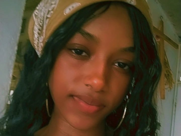 Laurahot10's profile - Image n°0