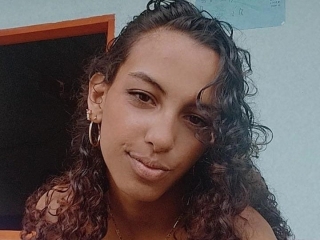 Sexo por webcam con Laurahot20