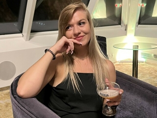 Sexo por webcam con Laurakiss2