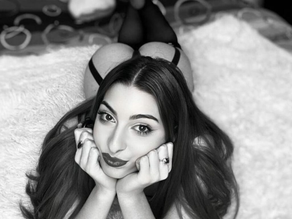 Lauralat's profile - Image n°0