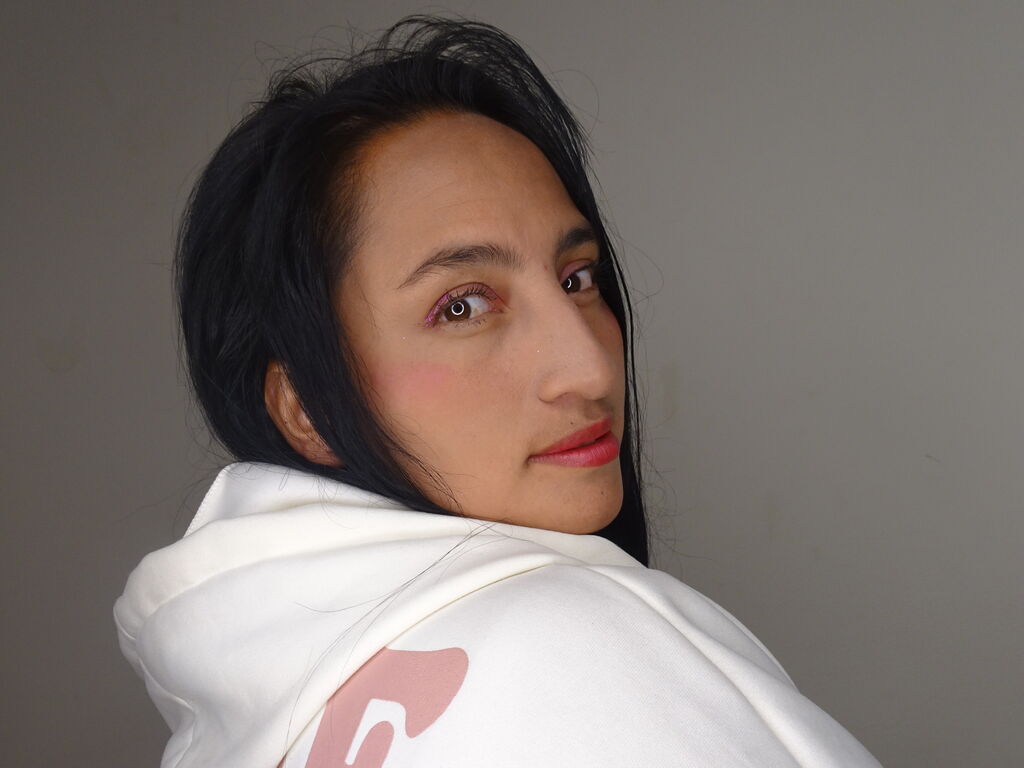 Laurayoselin's profile - Image n°0