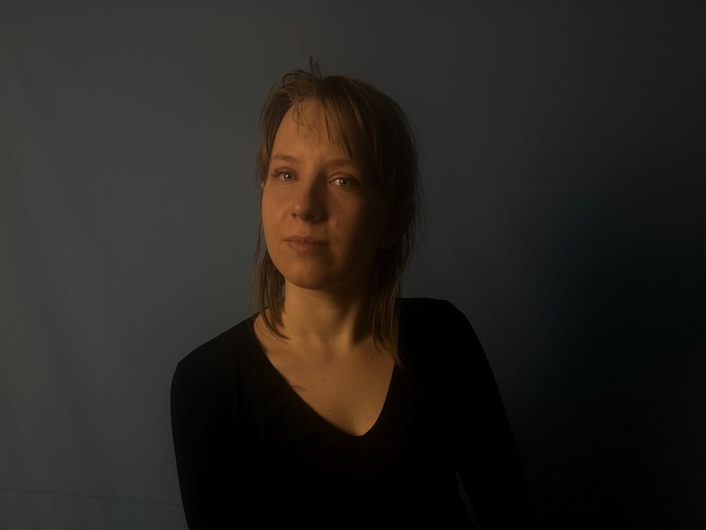 Laurieholmes's profile - Image n°0