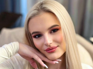 Webcam sex with Lealamours