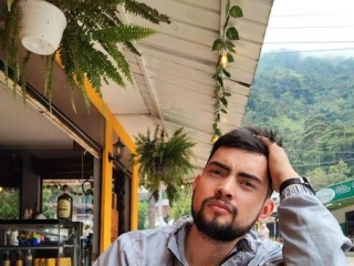 Sexo por webcam con Leandro_Gb