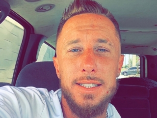 Live Sex Leevalentino33