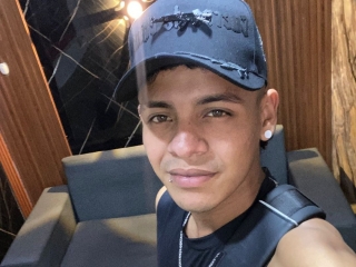Leo_Hot21