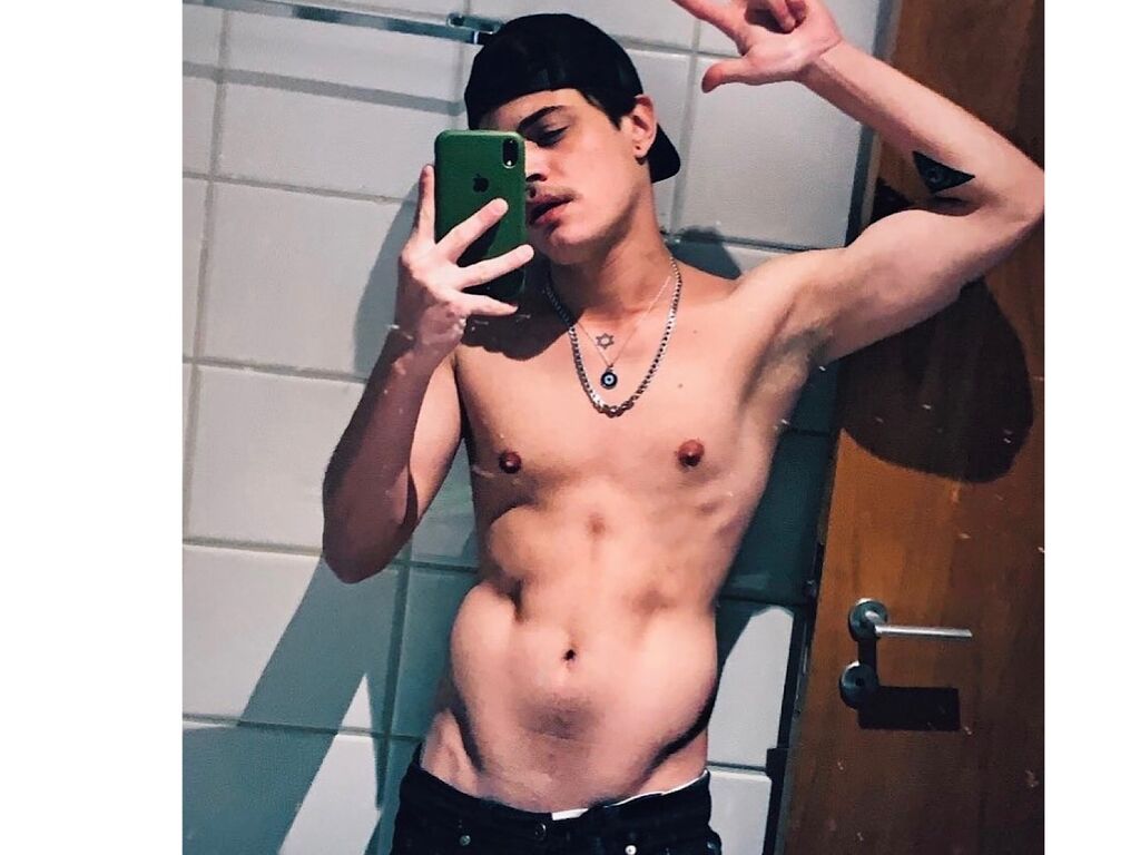 Leomarks's profile - Image n°0