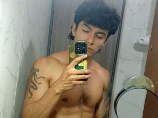 Webcam sex con Leosantoro22