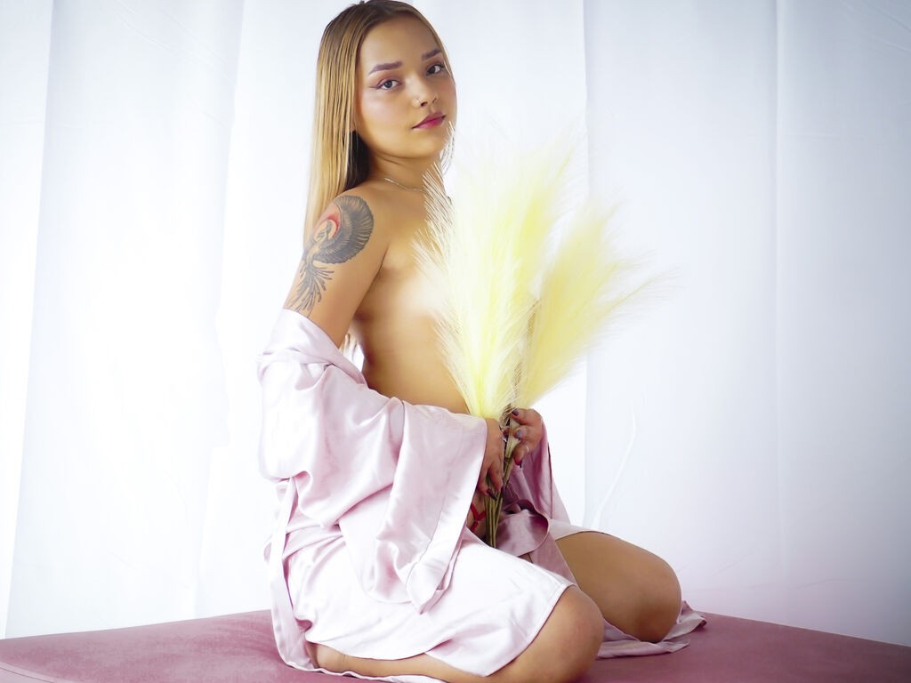 Liahjoness's profile - Image n°0