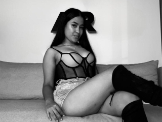 Sexo por webcam con Liahmartini