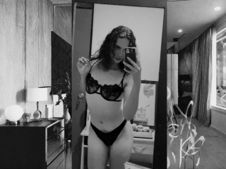 Sexo por webcam con Liahrosh