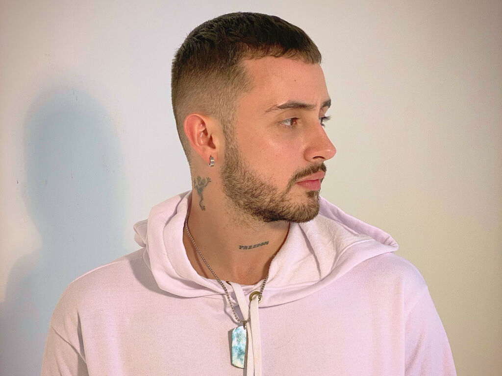 Liamaddams's profile - Image n°1