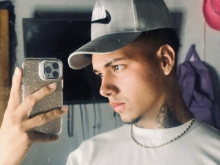 Liamnaughty19's Sexcam