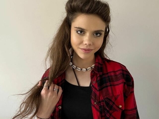 Sexo por webcam con LilaHotty