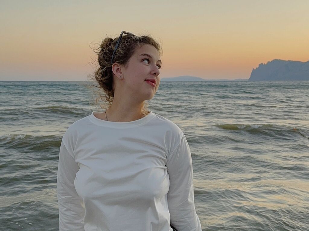 Lillianwest's profile - Image n°1