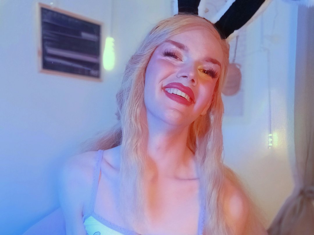Lillyamore's profile - Image n°0