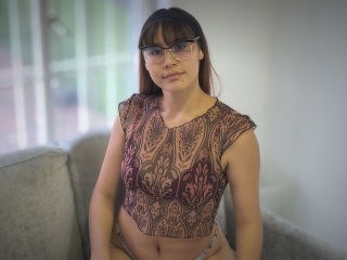 Sexo por webcam con Lilycora