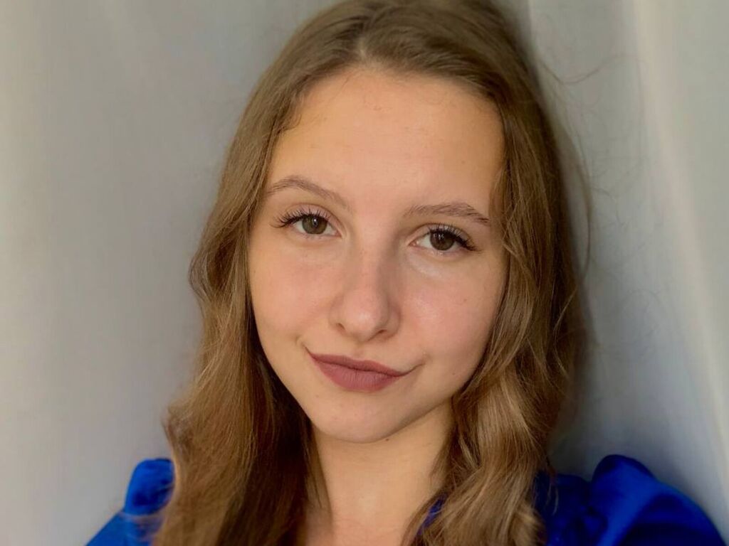Lilyhelsons's profile - Image n°0
