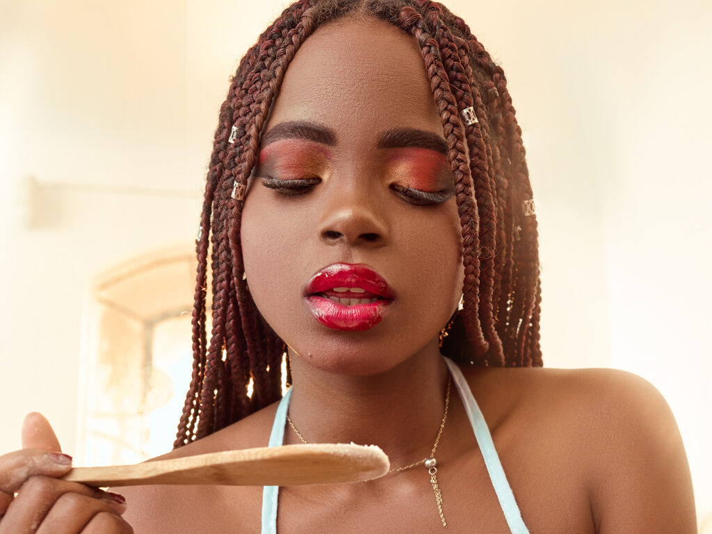 LindaBree's profile - Image n°1