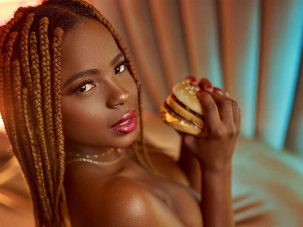 LindaBree's profile - Image n°2