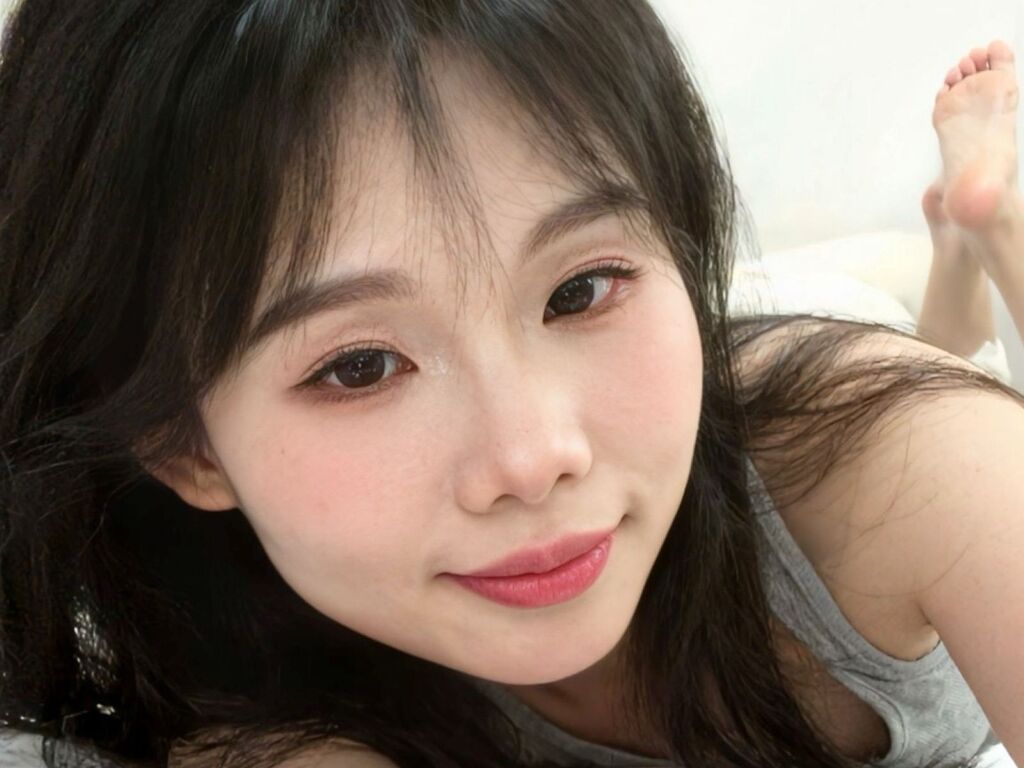 Lingzi's profile - Image n°0