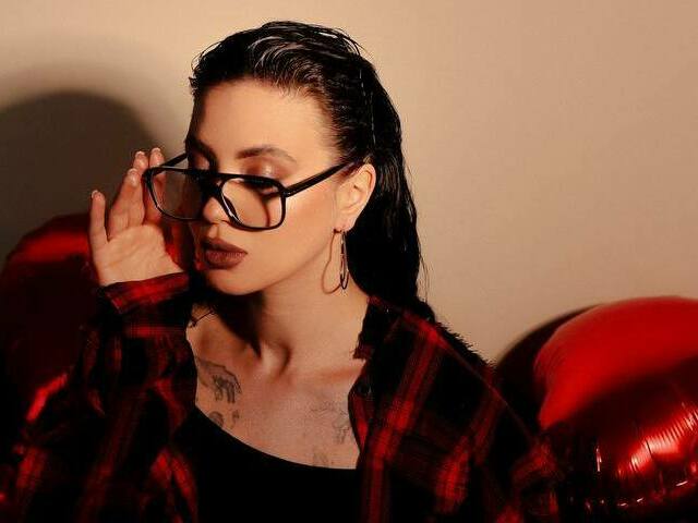 Perfil con Lirika - Imagen  n°8