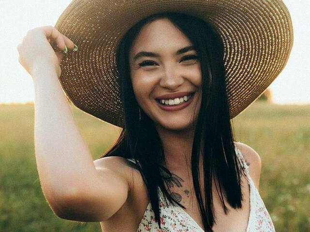 Perfil con Lirika - Imagen  n°10