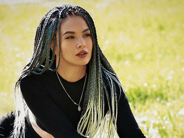 Perfil con Lirika - Imagen  n°2